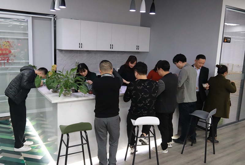 冬至湯圓餃子情，華邦瀛溫暖一家親